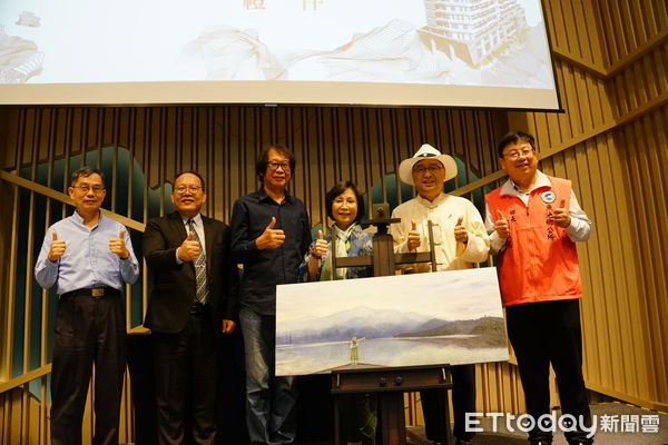 ▲「山海相連 日月相伴」數位版畫展上週開幕。（圖／日月潭力麗溫德姆溫泉酒店提供，下同）