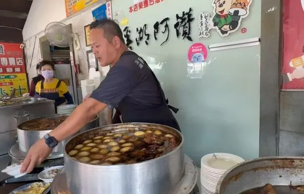 ▲慶祝中華奪冠，彰化餐飲業者加碼送出。（圖／記者唐詠絮翻攝）