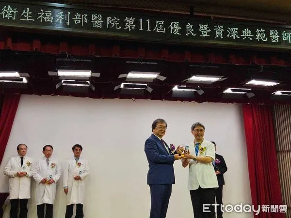 ▲▼玉里醫院湯介如醫師，今年從部立醫院2,243名醫師中脫穎而出，榮獲「資深典範醫師獎」。（圖／玉里醫院提供，下同）