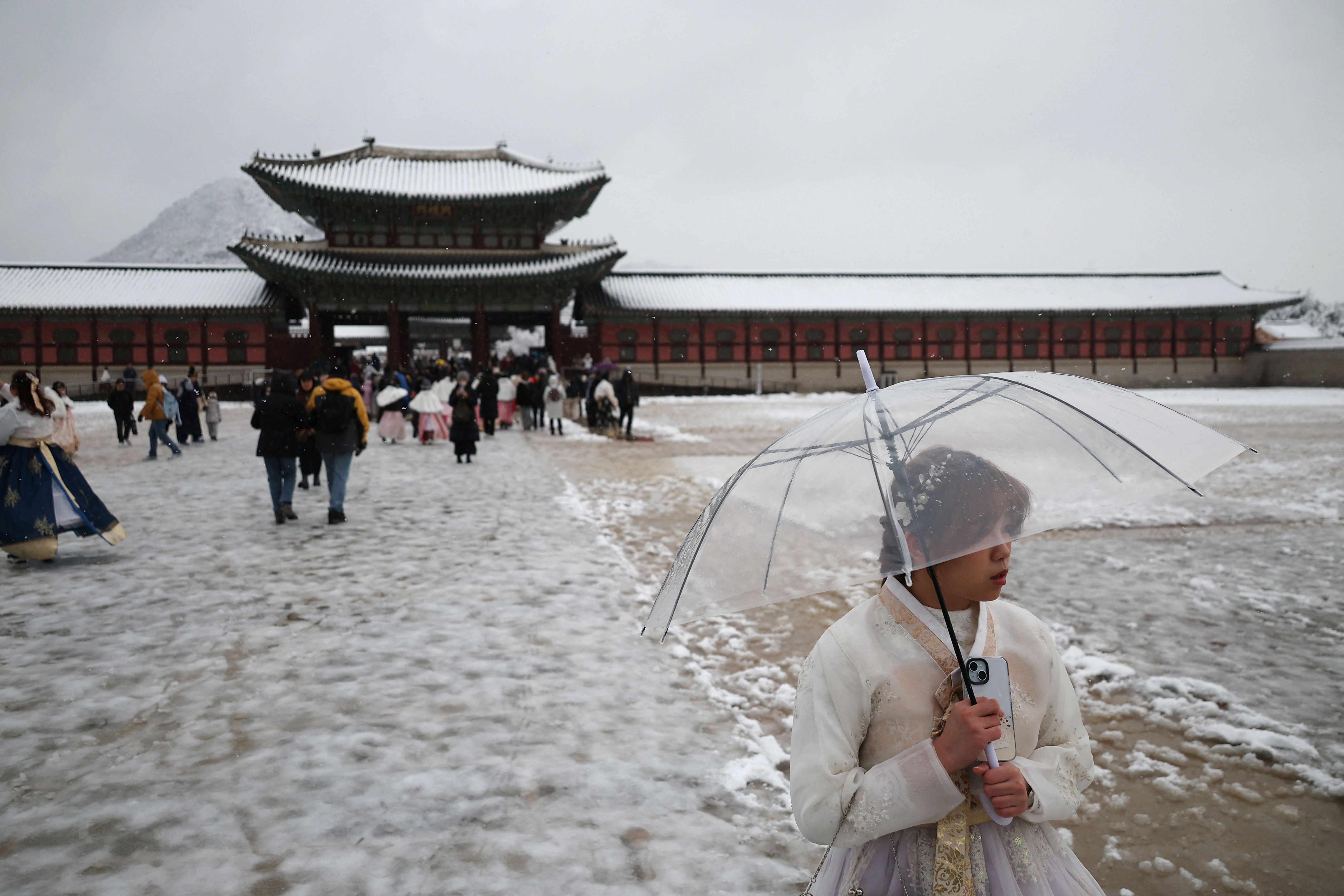 ▲▼南韓首爾降下大雪。（圖／路透）