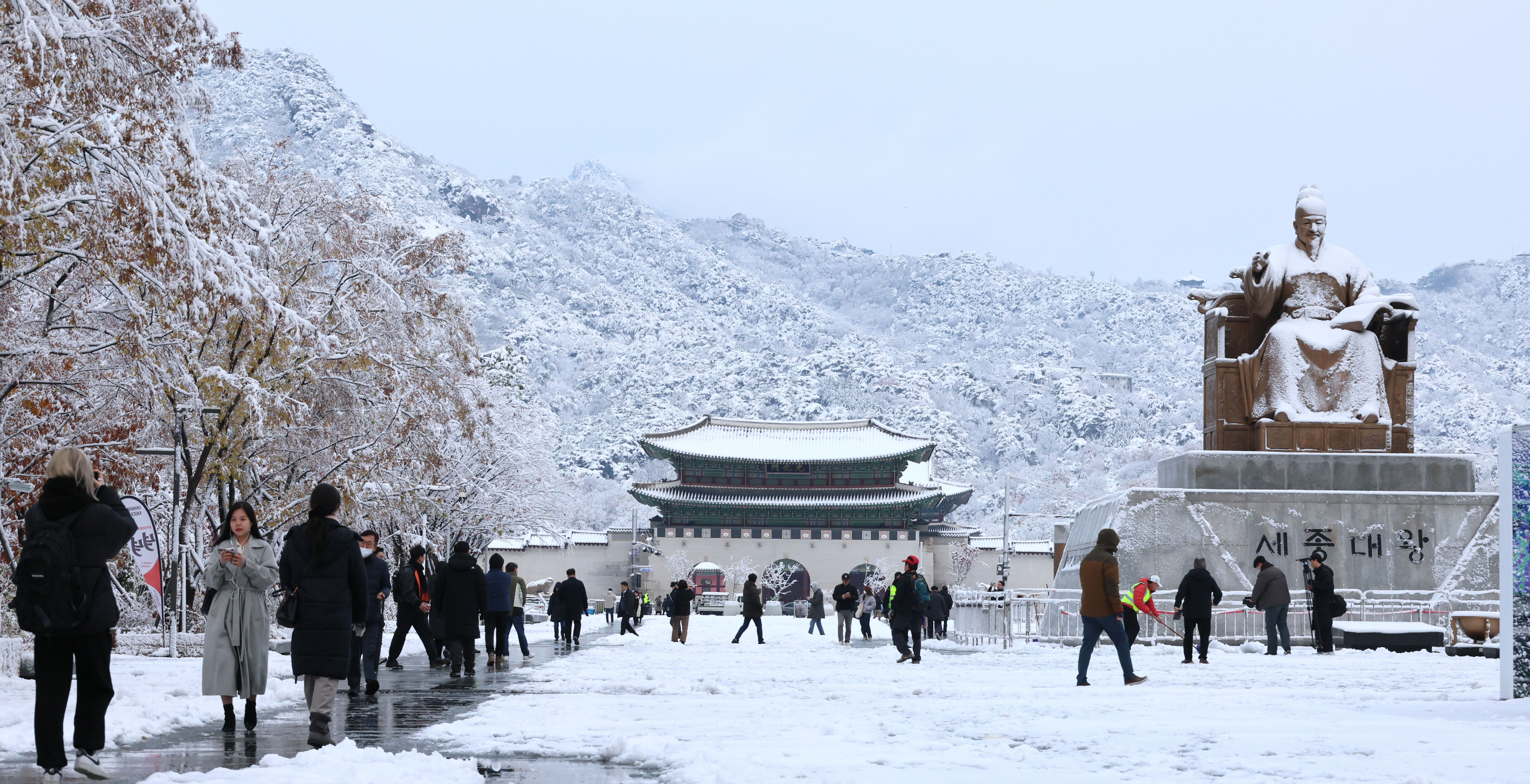 ▲▼景福宮與光化門廣場降下暴雪。（圖／達志影像）