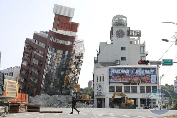 花蓮今年4月地震受災慘重，天王星大樓傾倒的畫面被《時代》選為年度百大照片。（圖為本刊資料照，非入選照）