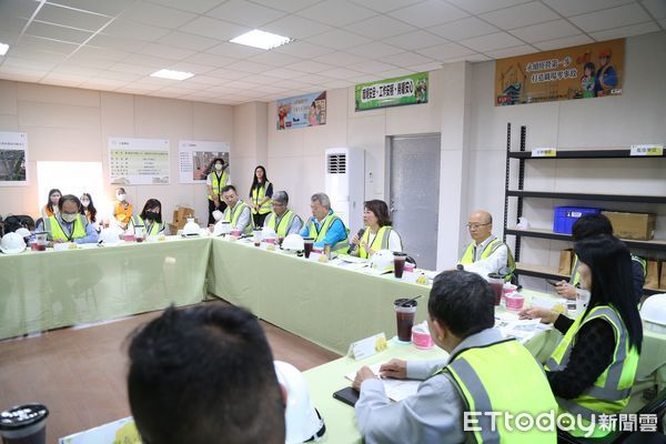 ▲▼  黃敏惠市長視察建國二村、復興新村地區市地重劃工程進度 新生路年底開放通車   。（圖／嘉義市政府提供）