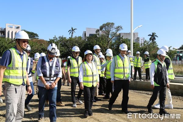 ▲▼  黃敏惠市長視察建國二村、復興新村地區市地重劃工程進度 新生路年底開放通車   。（圖／嘉義市政府提供）