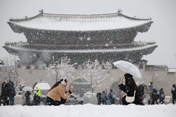 ▲南韓正遭遇大雪災情。（圖／路透）