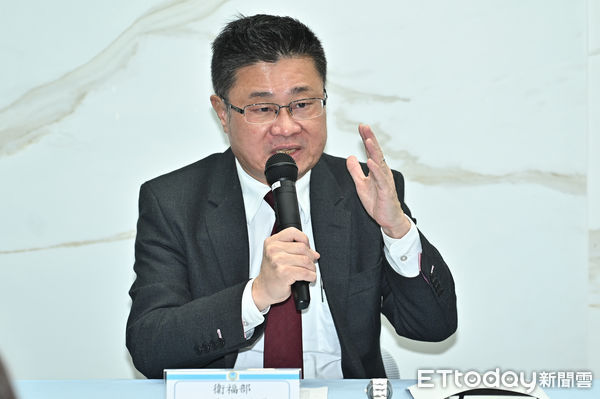 ▲▼衛福部政務次長呂建德針對3名主管人員霸凌案調查說明。（圖／記者李毓康攝）