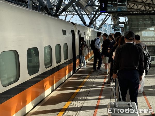 ▲▼高鐵,高鐵列車,台中站。（圖／記者李姿慧攝）