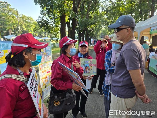 ▲農業部畜產試驗所與台南區農業改良場農畜聯合開放日，週六在新化牧場盛大登場，台南消防局第四大隊新化消防分隊受邀到場宣導防火防災知識，增進民眾安全意識。 （圖／記者林東良翻攝，下同）