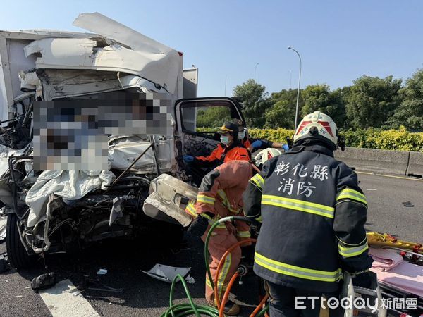 ▲▼             國1埔鹽系統路段重大車禍，2人命危。（圖／記者唐詠絮翻攝，下同）