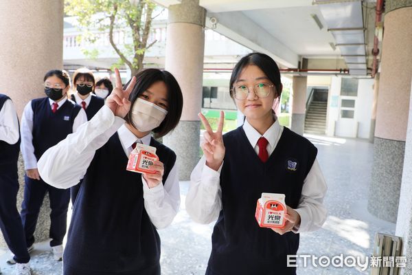 ▲▼  嘉義縣擴大推動班班有鮮奶！造福國高中生及鄉幼兒園  。（圖／嘉義縣政府提供）