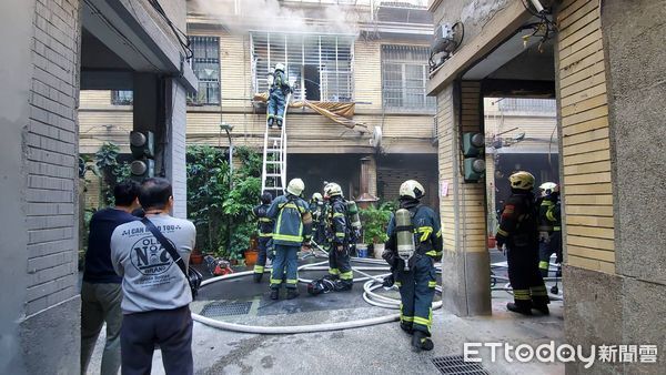 ▲▼       迪化街民宅火警      。（圖／記者黃彥傑攝）