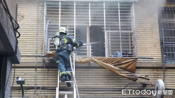 ▲▼       迪化街民宅火警      。（圖／記者黃彥傑攝）