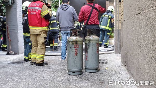 ▲▼       迪化街民宅火警      。（圖／記者黃彥傑攝）