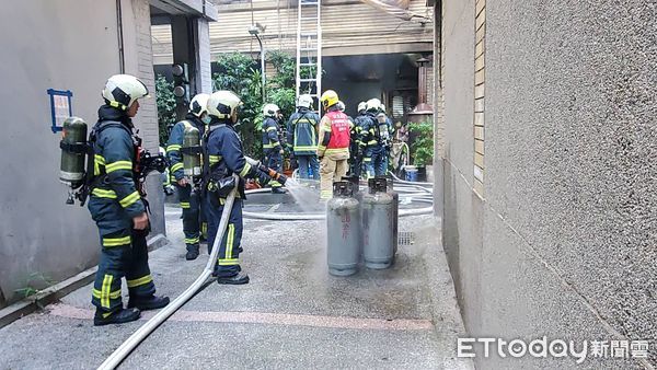 ▲▼       迪化街民宅火警      。（圖／記者黃彥傑攝）