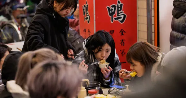 民眾冬季會吃薑母鴨、羊肉爐來保暖身體。（圖／報系資料照）