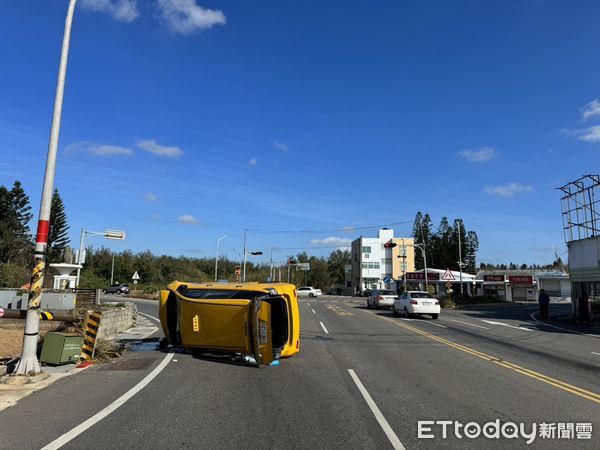 ▲▼澎湖計程車自撞。（圖／記者陳洋翻攝）