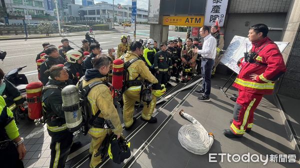 ▲基隆皇冠大樓火災演練。（圖／記者郭世賢翻攝）