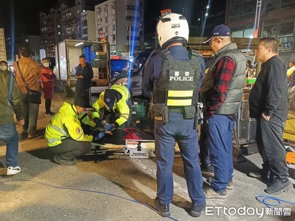 ▲▼快訊／基隆八斗子夜市雞排攤員工遭砍　警緝凶中。（圖／記者郭世賢翻攝）