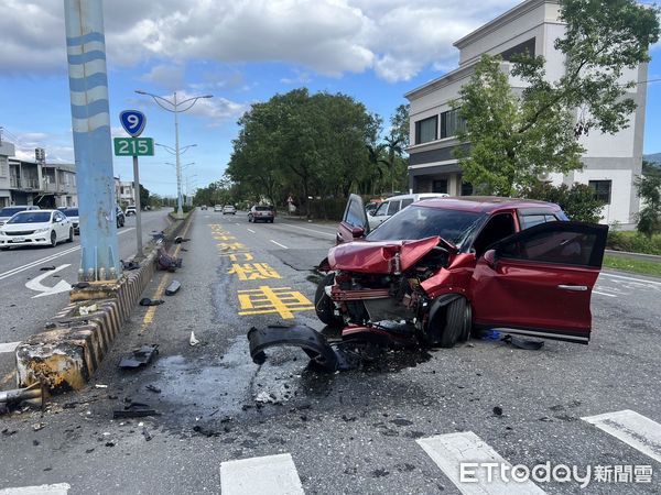 ▲花蓮縣壽豐鄉自撞車禍。（圖／記者王兆麟翻攝，下同）