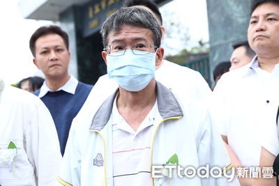 割頸案乾兄妹獲輕判　楊父手舉白玫瑰哽咽：廢死與否該交付公投