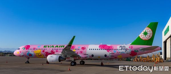 ▲▼長榮航空與三麗鷗公司合作第二架Hello Kitty彩繪機「粉萌機」，全機身以粉紅色為主色調，即日起飛航台北-仙台航線。（圖／長榮航空提供）