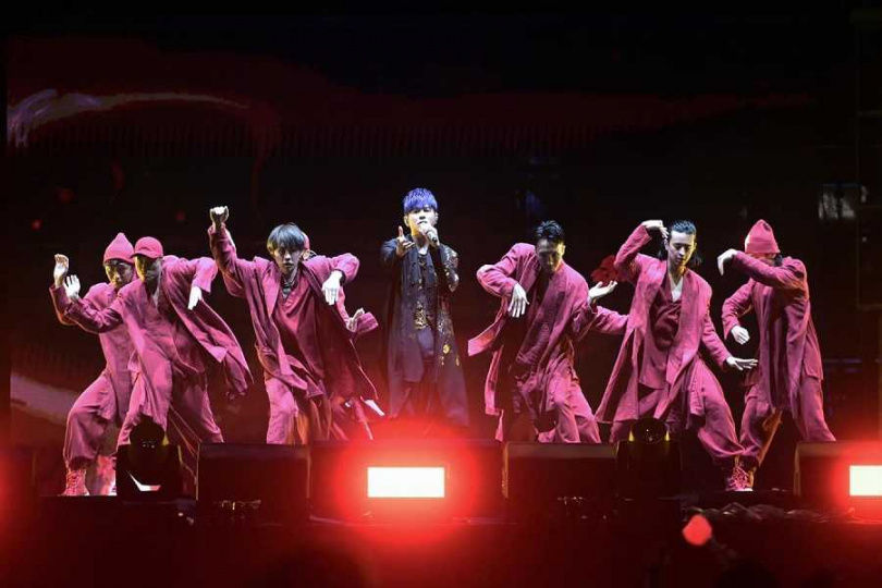 搶無周杰倫演唱會　歌迷自製特大版「下水道門票」自嘲：我是小丑