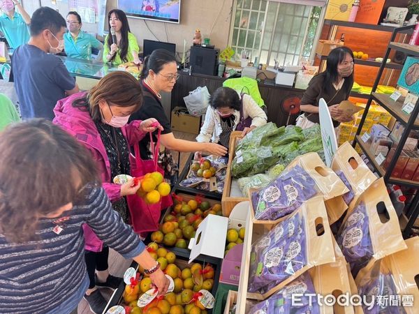 ▲▼ 「嘉義小農、優鮮農產、實在安全」嘉義縣農會「農民直銷站」於今日（12/6）開幕囉！   。（圖／記者翁伊森翻攝）