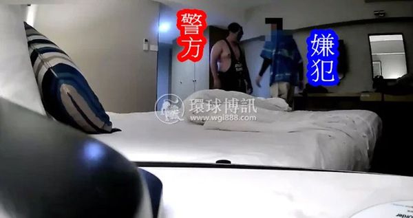 中國男遊泰性侵女大生av 巨乳，泰警相助他玩多P！假扮「變態假面」告捷逮东谈主。（翻自《環球博訊》）