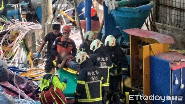 ▲▼淡水一處工廠發生工安意外，一命外籍工人的腳被絞碎粉碎性骨折 。（圖／記者戴上容翻攝）