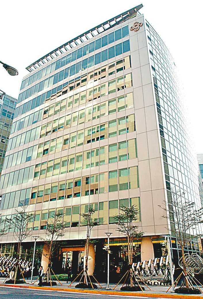 中租控股2024年以來股價從190元掉到123元，跌幅達35％。（圖／報系資料）