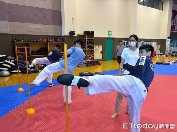 ▲▼   中正大學運競系跆拳道教練吳燕妮 持續培育國際新星  。（圖／中正大學提供）