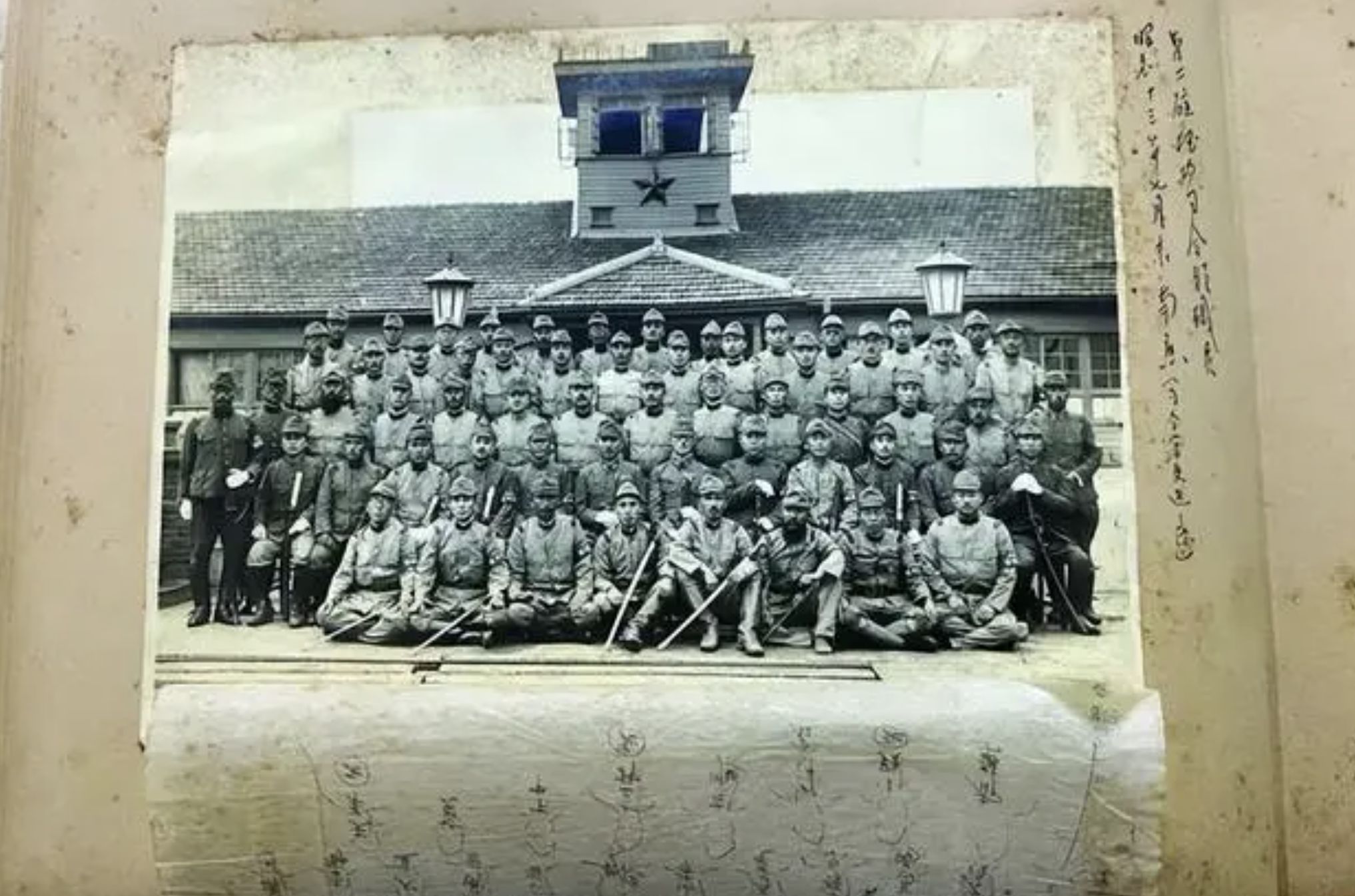 ▲南京碇泊場的主要負責軍官合照。（圖／翻攝揚子晚報）