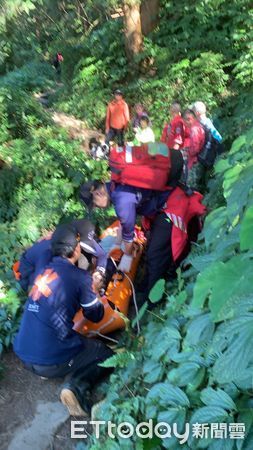 ▲山友陳姓男子於溪頭登山步道發生心肌梗塞，所幸平安獲救。（圖／記者高堂堯翻攝）