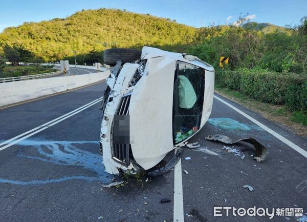 ▲台1線車禍，現場不見駕駛、乘客。（圖／記者陳崑福翻攝）