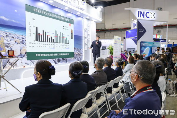 ▲▼花蓮慈濟醫院與宏潤生技在台灣醫療科技展花蓮慈院專家座談中，分享「銀杏果黃金蟲草滴丸」的最新研究成果。（圖／慈濟醫學中心提供，下同）