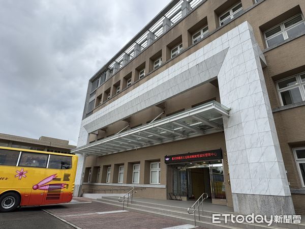 ▲▼公路局運管大樓設有車輛動態資訊管理中心，可透過GPS監控客運和遊覽車行車狀況。（圖／記者李姿慧攝）