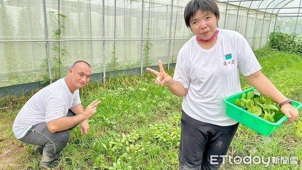 ▲歲末寒冬送暖!集團總經理陳毅航購90箱蔬果支持蓮心園，邀約外界給予溫暖             。（圖／記者吳奕靖翻攝）