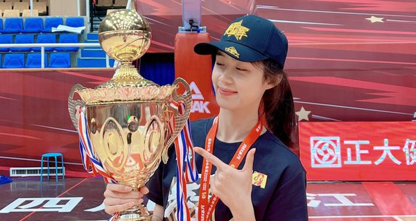 卓識前年隨內蒙古女籃奪冠。（翻攝自卓識微博）