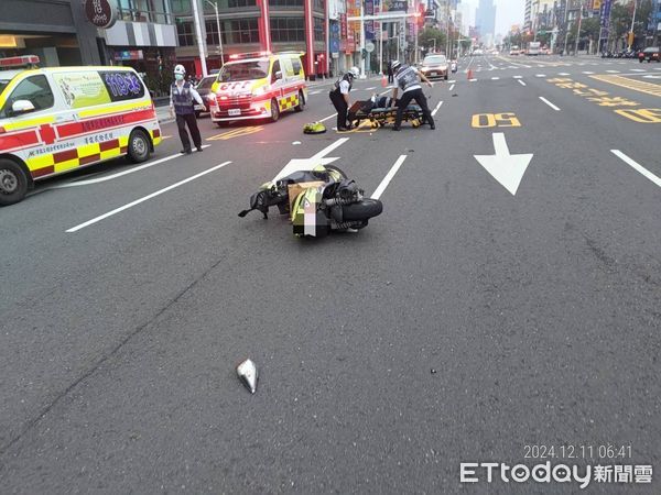 ▲▼高雄機車追撞車禍！2騎士噴飛雙雙腦震盪住院　畫面曝光。（圖／記者賴文萱翻攝）