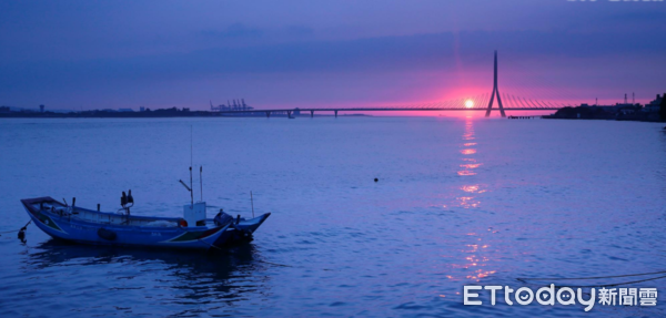 ▲▼淡江大橋融合夕照模擬圖。（圖／公路局提供）