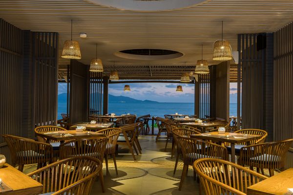 ▲美諾酒店集團旗下諾翰精選蘇梅島和平度假村 (NH Collection Samui Peace Resort)即日起正式迎賓，每晚 6,500 泰銖起。（圖／業者提供）