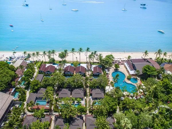 ▲美諾酒店集團旗下諾翰精選蘇梅島和平度假村 (NH Collection Samui Peace Resort)即日起正式迎賓，每晚 6,500 泰銖起。（圖／業者提供）