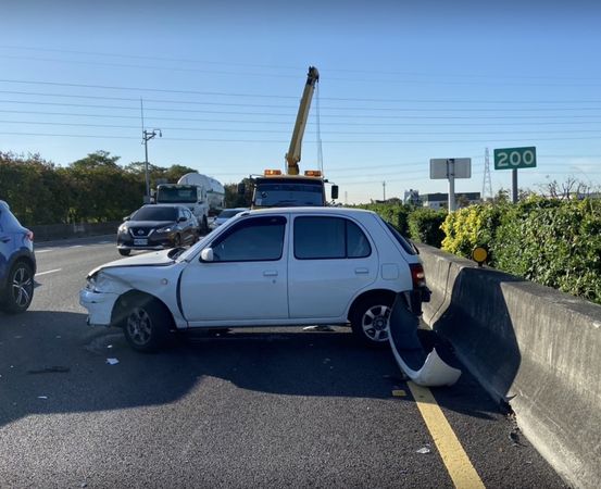 ▲國道北上200K彰化交流道附近發生3車車禍。（圖／民眾提供）