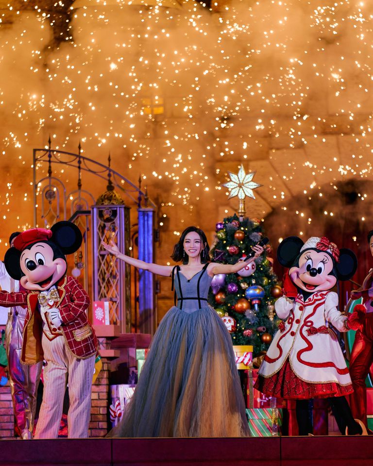 ▲▼閻奕格登香港「A Disney Christmas迪士尼聖誕音樂Live」。（圖／閻奕格提供）