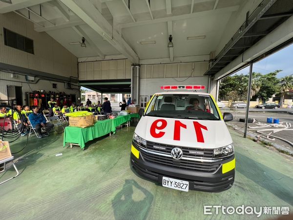 ▲鹽埔鄉蔡連富家族再捐贈消防局救護車            。（圖／記者陳崑福翻攝）