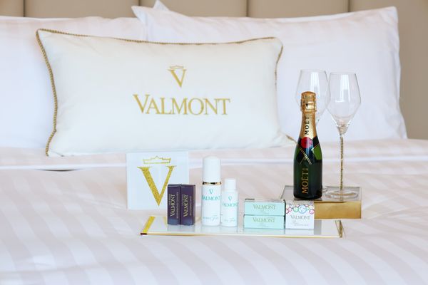 ▲台北漢來大飯店攜手瑞士頂級保養抗衰老品牌VALMONT SPA，推出「奢華暖冬煥膚之夜住房專案」。（圖／台北漢來大飯店提供）