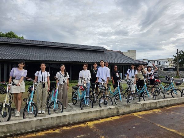 ▲池上鄉攜手創新旅行社的低碳之旅「稻池一遊x池上減碳旅行二日」配合黃金標準的碳註銷證明奪得國民旅遊永續組2024第十二屆國際金旅獎,觀光署周永暉署長與品保協會理事長張永成。（圖／創新旅行社、品保協會提供）