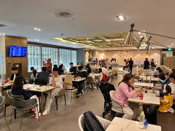 ▲▼韓國仁川機場轉機過夜，淋浴間、Sky Hub Lounge 休息室，24小時免稅店，第一航廈轉機過夜分享。（圖／水晶提供）