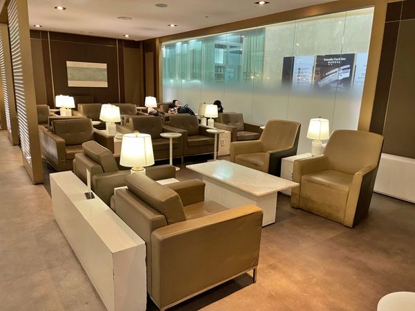 ▲▼韓國仁川機場轉機過夜，淋浴間、Sky Hub Lounge 休息室，24小時免稅店，第一航廈轉機過夜分享。（圖／水晶提供）