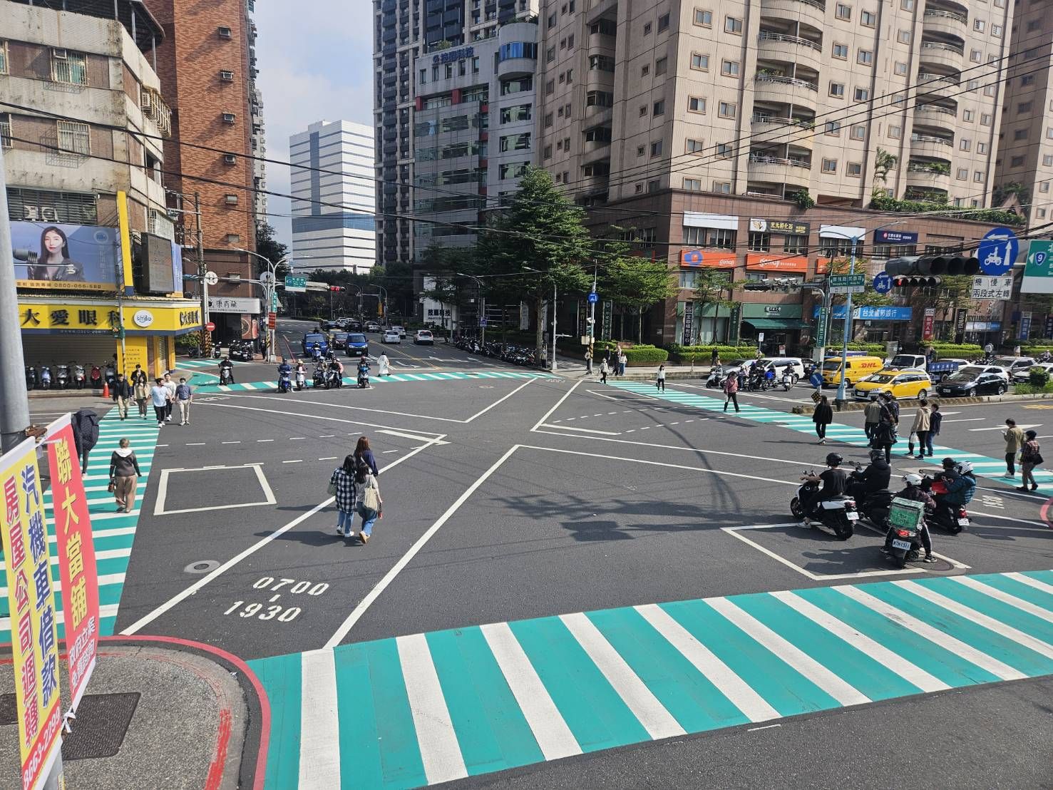 ▲新店民族路增設2處行人專用時相。（圖／新北市交通局表示）